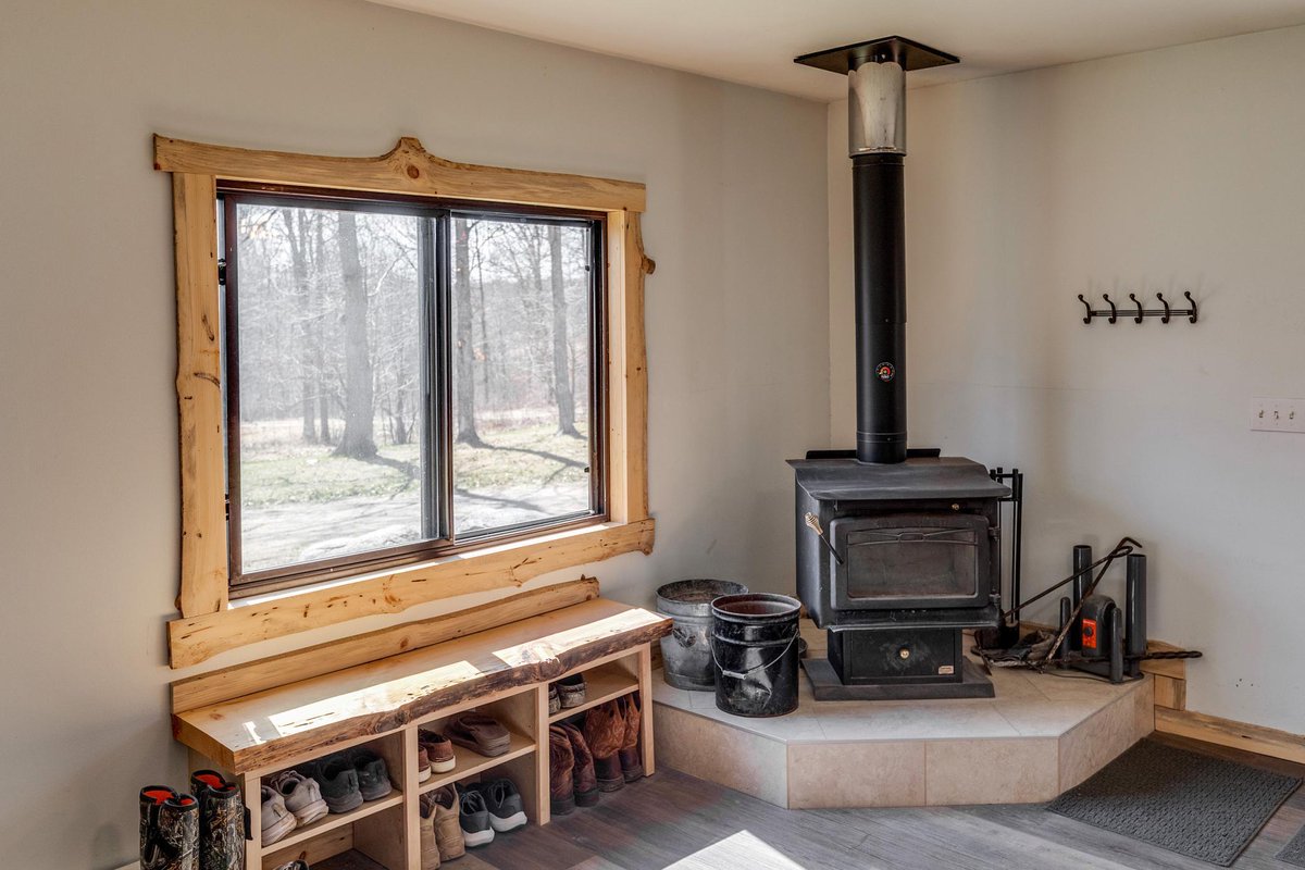 cedarpoint2020's tweet photo. 🏡 ACTIVE | 📍 4300 72nd Street NW, Walker, MN 56484
💲 315,000 |  🛏  4 bed  🛁  2 bath

https://t.co/E8o3dKnfm0 https://t.co/JjaVt2cBed