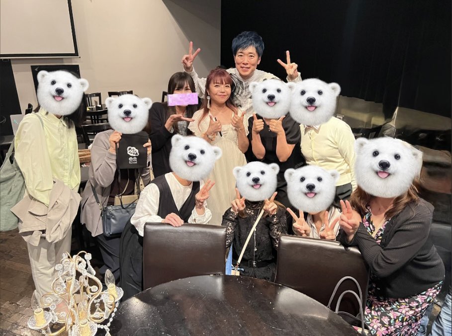 popo_fl's tweet photo. 坂上さんのバースデーライブ💁‍♀️
信州ジャズは透明感のある音楽、チャランガぽよぽよは心がウキウキする音楽で、どちらも坂上さんのお人柄がそのまま音になったような素敵な時間でした✨
あたたかくて楽しくて、会場全体が幸せな空気に包まれていました☺️
坂上さん、お誕生日おめでとうございます🎉🎂 https://t.co/OIVsbP7yYz