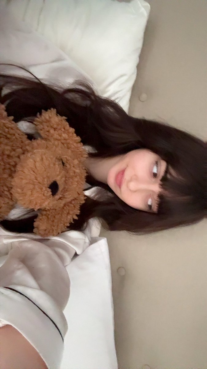 TenshiTTV's tweet photo. I’m really sick with my period but here’s my new hair (it’s just layered lol) https://t.co/FHbYXAdAEW