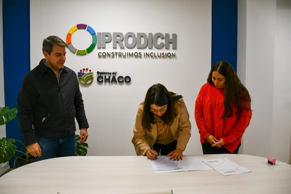 IPRODICH's tweet photo. 🤝Junto a la U.E.G.P. N.º 166 “Instituto Superior de Neuropsicología” firmamos un convenio de cooperación para fortalecer la formación de estudiantes mediante la implementación de Prácticas Profesionalizantes. 📚🎓

A través de este acuerdo, brindaremos espacios de aprendizaje... https://t.co/obeZYGZ3WC