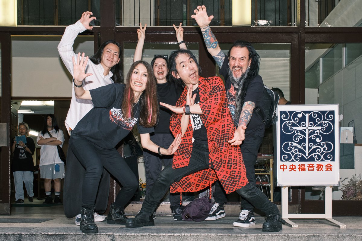 imaritones's tweet photo. ブラジルのAntidemon
痛快なメッセージのRasteinさん @rastein_119 
そして我らがHeavy Metal Church Japan worship team
みんなそれぞれのメッセージをメタルサウンドで礼拝堂に響かせました🎸♫💕 https://t.co/pI1wSussi7