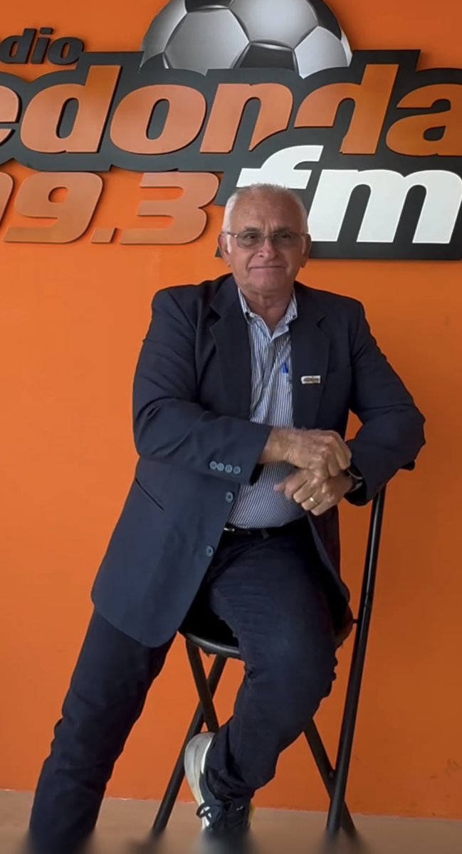 guillearagundi's tweet photo. 11 de Junio nace el destacado periodista, estadístico e historiador del fútbol ecuatoriano y mundial, el Arquitecto Antonio Ubilla Mancheno ampliamente distinguido en el ámbito de la comunicación por ser el "arquitecto de los datos", Feliz cumple @AntonioUbilla1 👏👏 https://t.co/oI7IOpeaUb