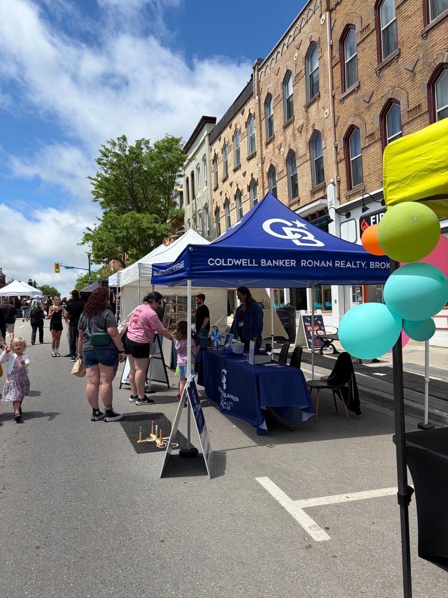 cbronanrealty's tweet photo. Downtown Orangeville was buzzing last weekend!🎷✨

Great music, local businesses, packed patios, and a community that knows how to come together. We loved seeing the energy of the Orangeville Blues &amp; Jazz Festival and connecting with so many familiar faces along the way. 💙 https://t.co/hzoSbLY3AY