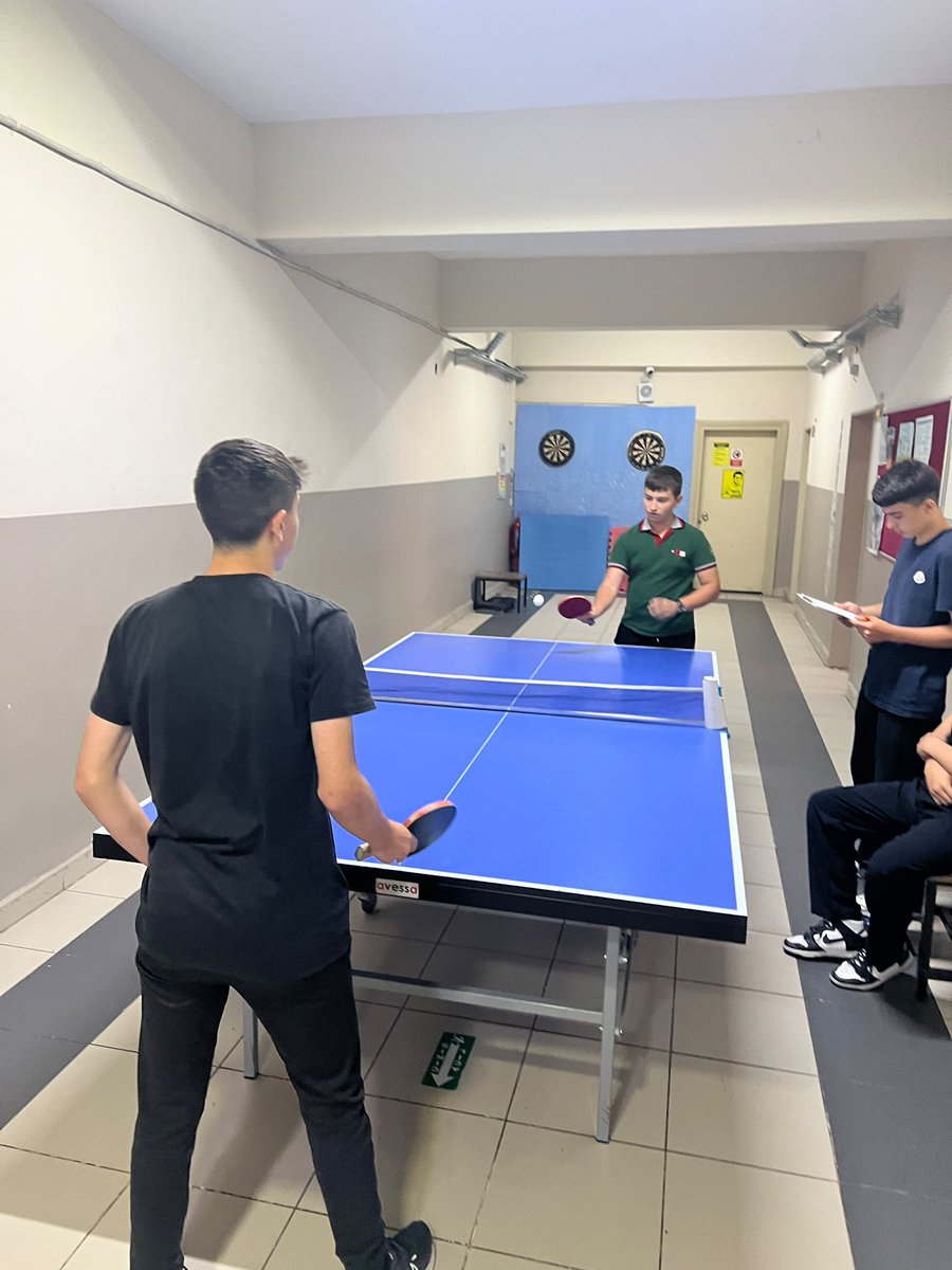 HalisMTAL's tweet photo. Okulumuz Masa Tenisi Turnuvası şampiyonu belli oldu! 🏓🏆

56 öğrencinin centilmence mücadele ettiği turnuvada, rakiplerini mağlup ederek birinciliğe ulaşan 10-D sınıfından Ali Akkuş'u yürekten tebrik ediyor, başarılarının devamını diliyoruz. 👏

@istanbulilmem @EyupsultanMem https://t.co/Tr2V4s0pM4