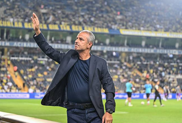 BuzZzS1907's tweet photo. Fenerbahçede hoca yerli olacaksa o koltuğu hak eden 2 isim var.Biri Ersun Yanal diğeri İsmail Kartaldır. Aykut hocanın vasat futbolunu kenara bırakıp koltuğu, rakibi esir alan tribünleri orgazm edecek bu 2 adamdan birine teslim edin @Fenerbahce https://t.co/HeWCFcmEF0