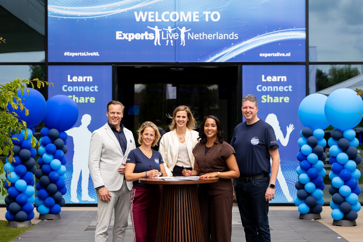 ExpertsLiveNL's tweet photo. 📢 Experts Live Netherlands blijft in Nieuwegein.
 
NBC is voor onze community meer dan een locatie. Daarom zijn we blij dat we een meerjarige overeenkomst hebben getekend.
 
Ook in 2027 zijn we terug. 💙
 
Lees meer: https://t.co/V9p6vNZRSZ
 
#ExpertsLiveNL https://t.co/UWo0vC1THD
