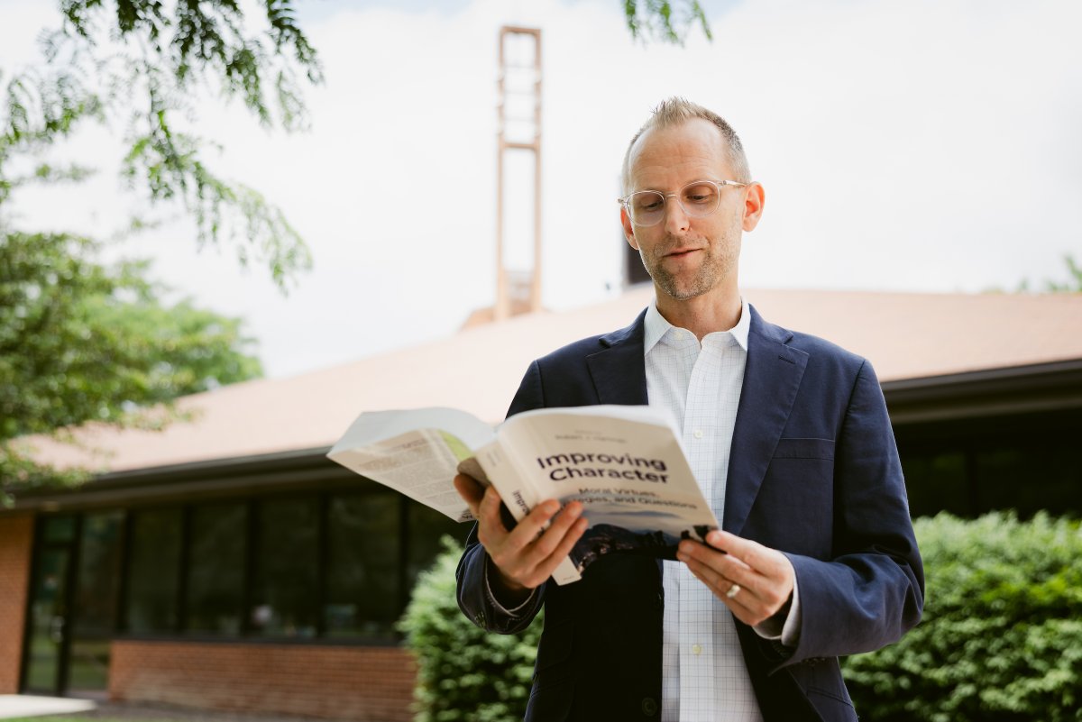 ohionorthern's tweet photo. Becoming a better person may lead to a happier life. Now, an Ohio Northern University faculty member has published a “how to” guide on why that’s possible and how to accomplish it.

📲 Read more: https://t.co/E6PmnbiB4W https://t.co/i7Z73tf8X2