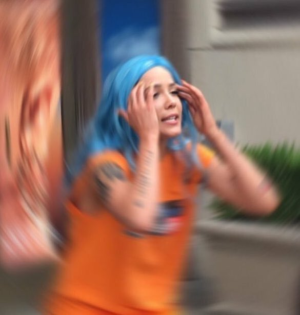 adoreheavens's tweet photo. what if halsey announces new music at the end of her festival run???? https://t.co/mVzPOgE61o