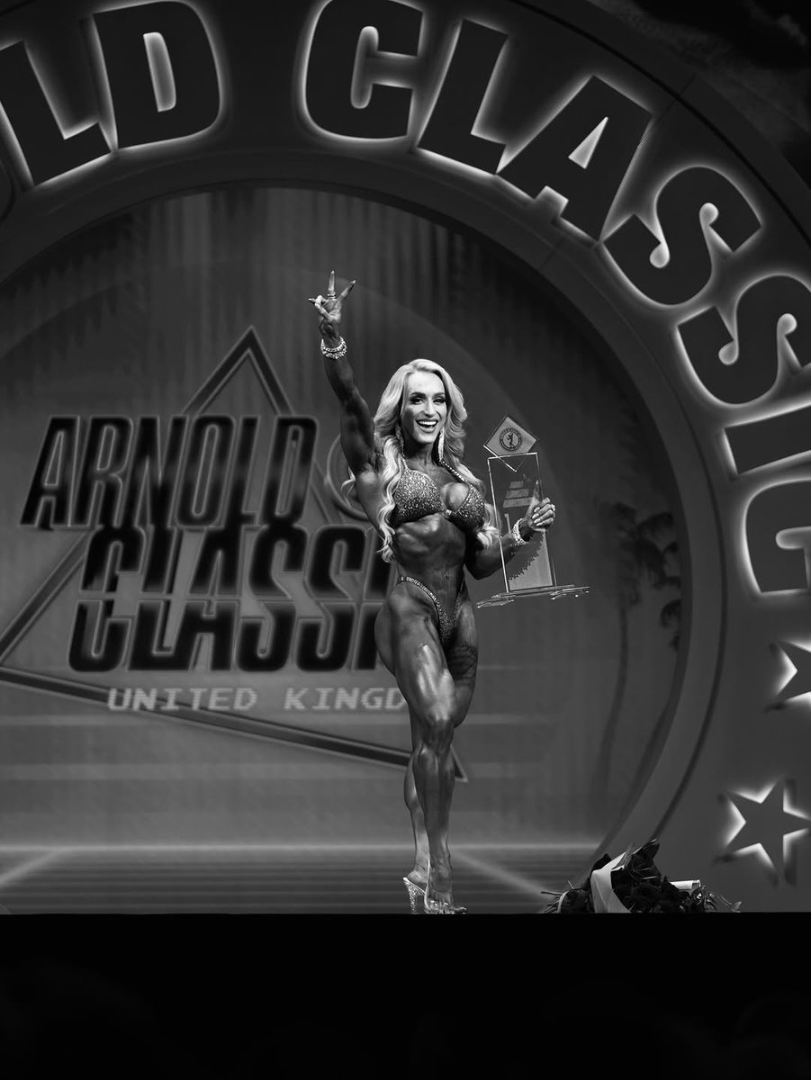 rayanefogal's tweet photo. 3 times Arnold Classic Champion in 3 diferentes countries 🏆🏆🏆

I never gave up on my story… even when everything seemed to be going wrong. There were moments of doubt, of falling, of uncertainty, moments when it would have been easier to stop. But I ... https://t.co/v3Xmqz49E3