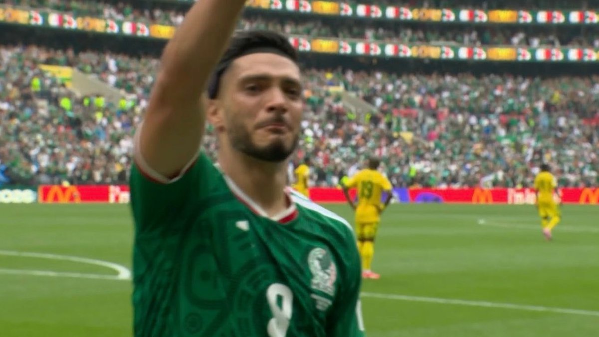 worldfansreport's tweet photo. Match Shots: Mexico 16 vs 3 South Africa 

#MEXRSA https://t.co/AEOre6RhRw