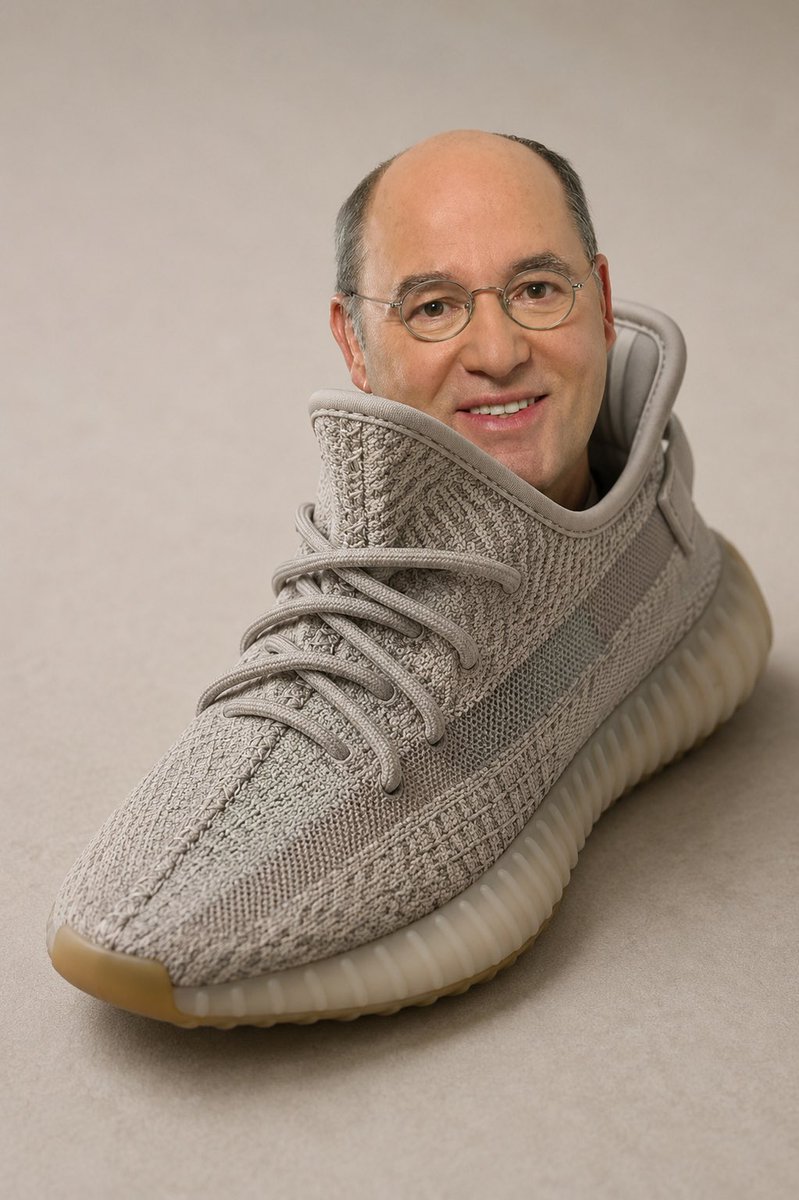 Entenmuseum's tweet photo. Gregor Yeezy https://t.co/LwLEMoNUfp