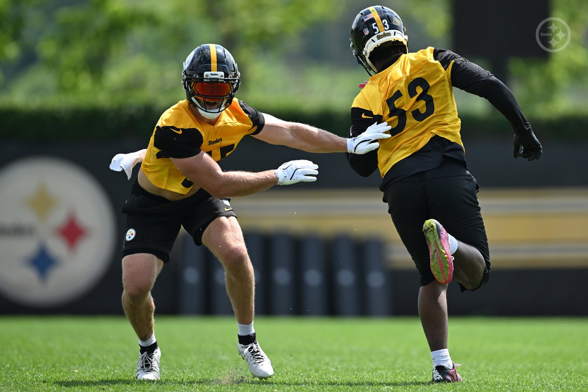 steelers's tweet photo. Final reps before the break 💪

More 📸: https://t.co/BWN3pvylHg https://t.co/xECzdGfNyI