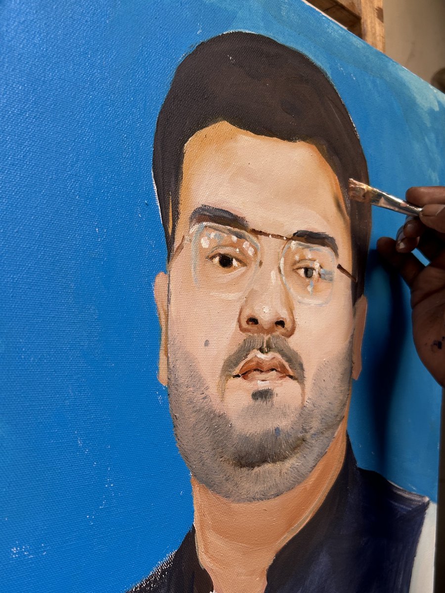Aadilmeh's tweet photo. I’m making an #oilpainting #underprocess #client #work https://t.co/QZ1zSLvpTa