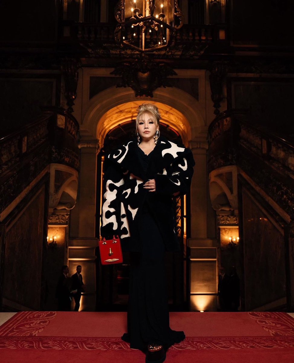 chaerinjpg's tweet photo. 📸: #cl at audemars piguet x tamara ralph show paris, 2024. https://t.co/eXxPSUkJW0