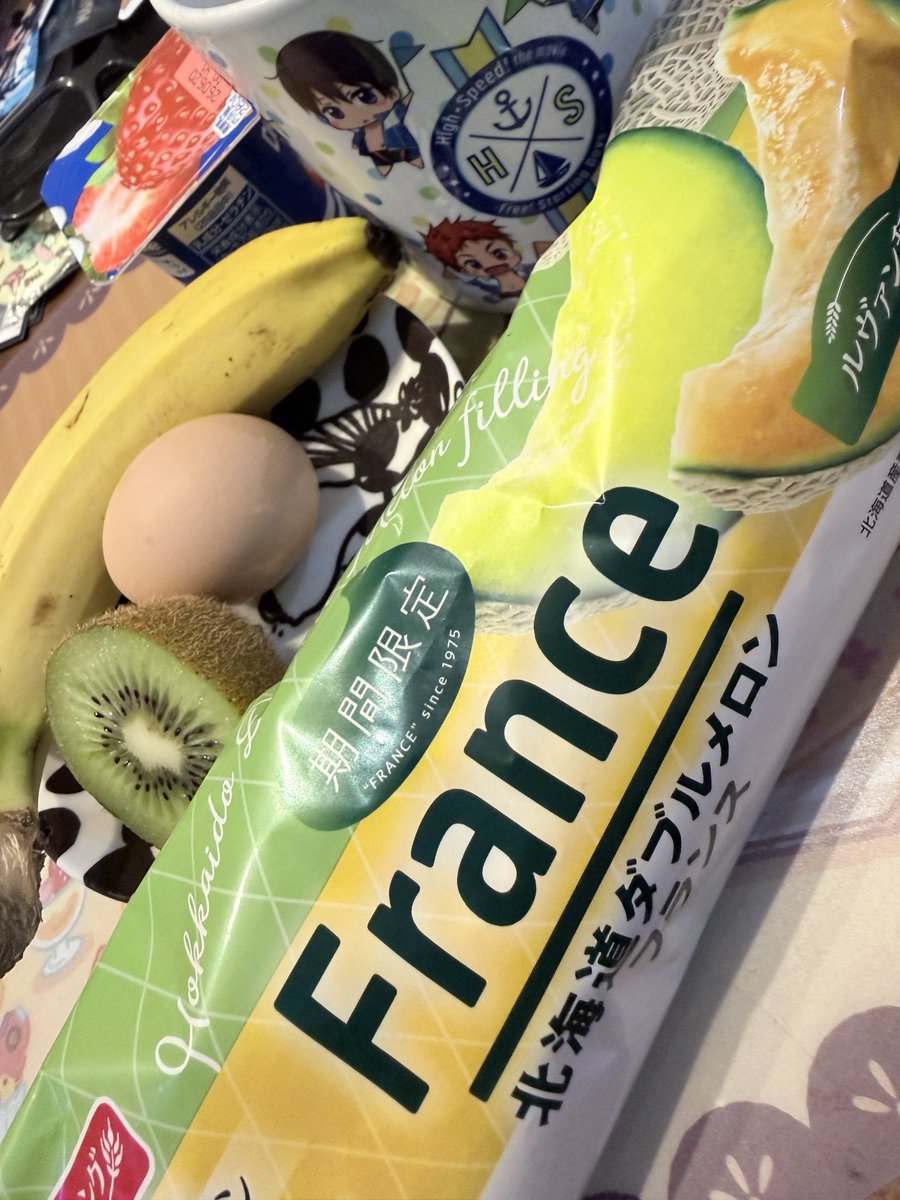 willy0777's tweet photo. おはようございます！
今日頑張れば明日は楽しい併せ💪
ファイトイッパツ🔥
しかも本日シゴオワからの子連れ狼🎬いてきます。

この香料やら着色料バリバリな
メロンクリームが割と好き。 https://t.co/0Xzx73F7dl