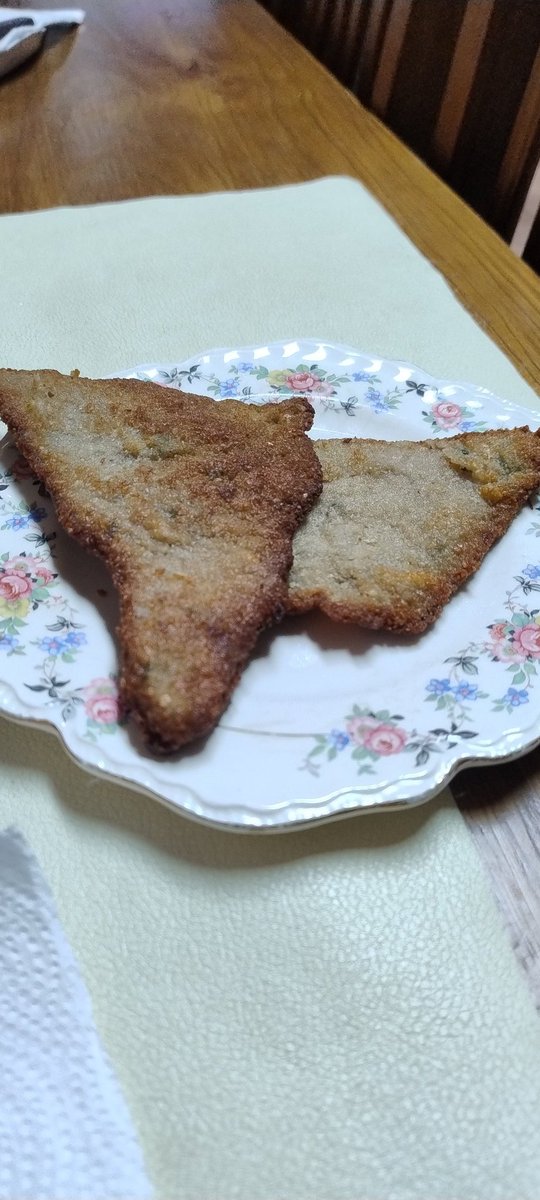 die_cata's tweet photo. Encontré estas hermosas milanesas en un Pendrive https://t.co/bNHPoYr1ah