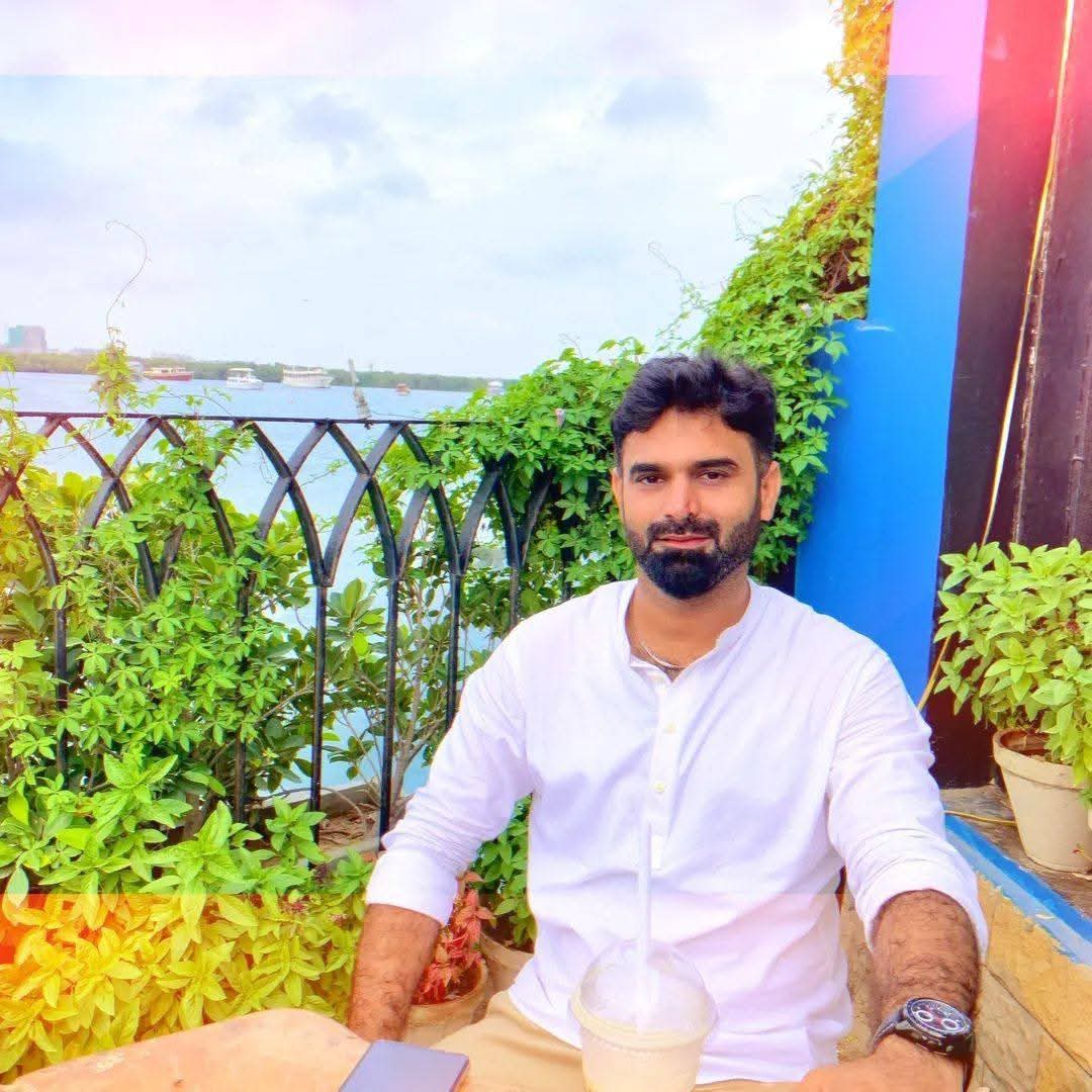 MuneerHyder's tweet photo. We strongly condemn the harassment, threats, and abuse faced by Mehran Memon, a political activist, university teacher, and PhD scholar. His complaint against local goons deserves justice, not intimidation. #JusticeForMehranMemon
@MehranMemon32 https://t.co/rw9snT8bbB