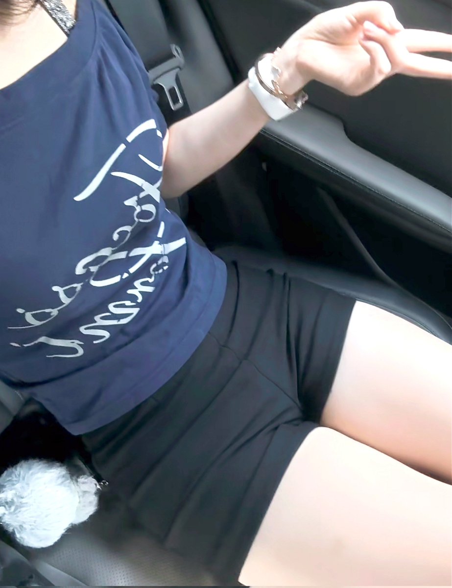 Maxky_body's tweet photo. ผิวขาวเนียนแบบนี้สงสัยนวดตัวด้วยน้ำนมบ่อย อิอิ 🥰 https://t.co/vlPyagtLce