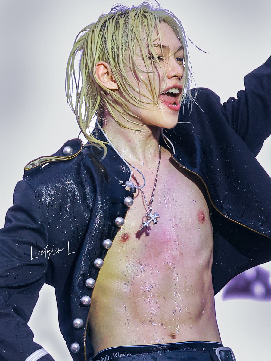 lovelffllee1024's tweet photo. 260606 GovBall NYC

🔥🔥😍😍

#straykids #felix #필릭스 
 #フィリックス #ピリちゃん https://t.co/pCwSOE3Gnl