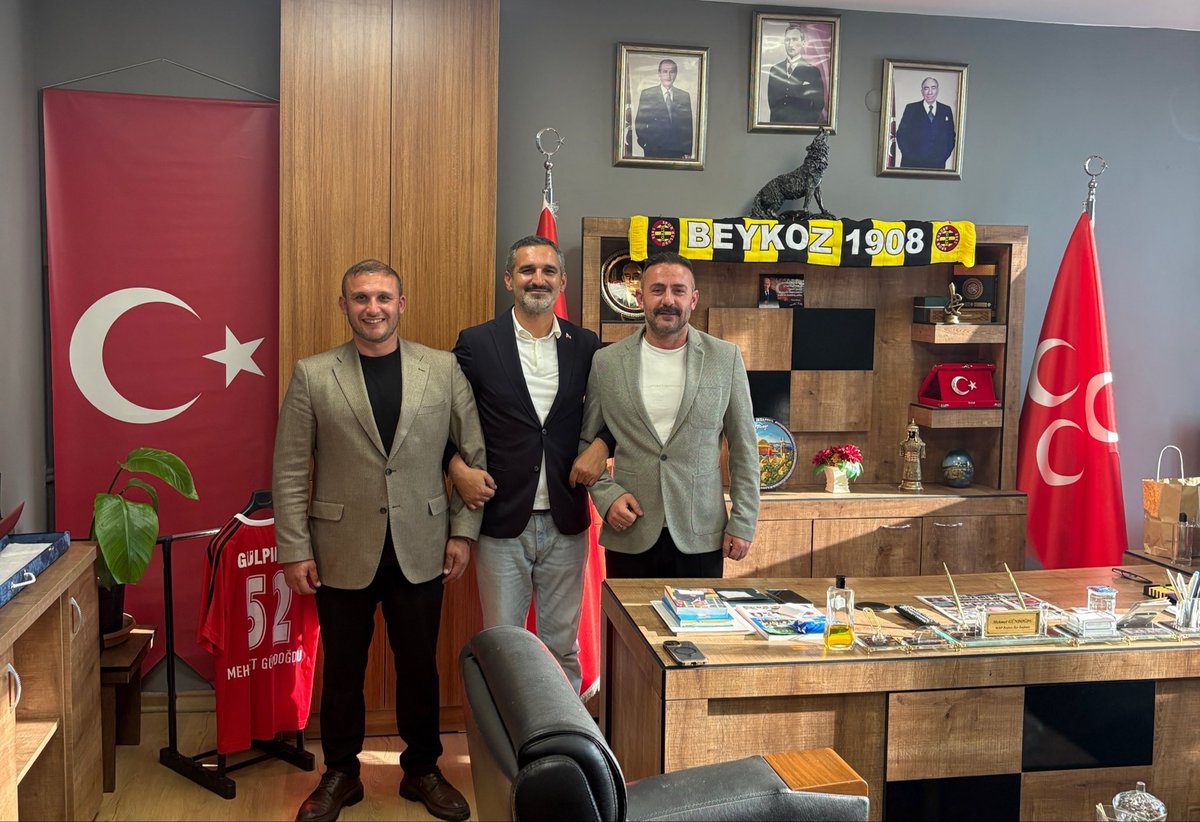 unsalbilgic's tweet photo. Ülkücü, Ülkücünün yanında dim dik durandır. Yiğit dava arkadaşlarım, Ülkü sancağını taşımaya namzet gönüldaşlarım. Kıymetli Başkanlarım Sayın @mehmetgndogdu1 ve Sayın @Emrecomlekcii ile Maziden Ati’ye bir ve beraber kutlu ülkülere.. https://t.co/H5QbXupJ4t