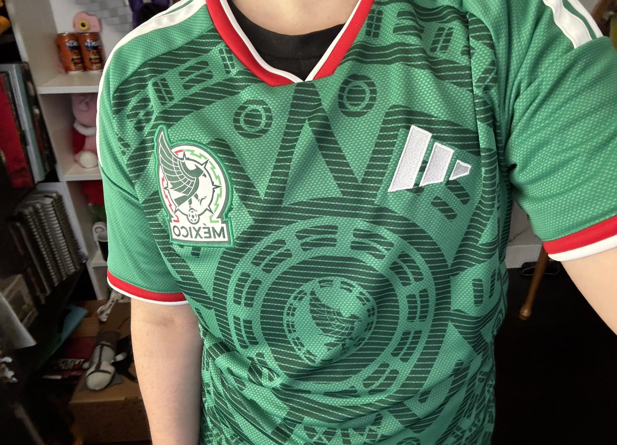 undrscoretoby's tweet photo. EVERYONE GET MORE MEXICAN NEOWWWWW https://t.co/5FDoXGg9hs