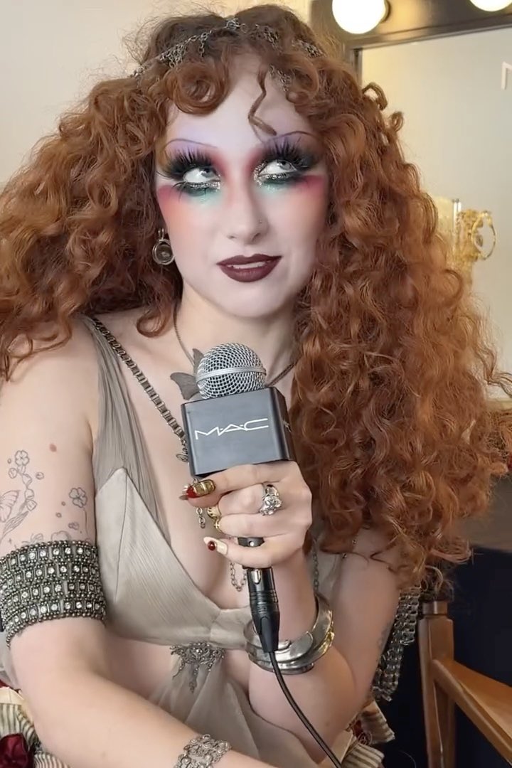 dailyroan's tweet photo. chappell roan behind the scenes of her MAC VIVA GLAM shoot! https://t.co/5jyjjgGpOB