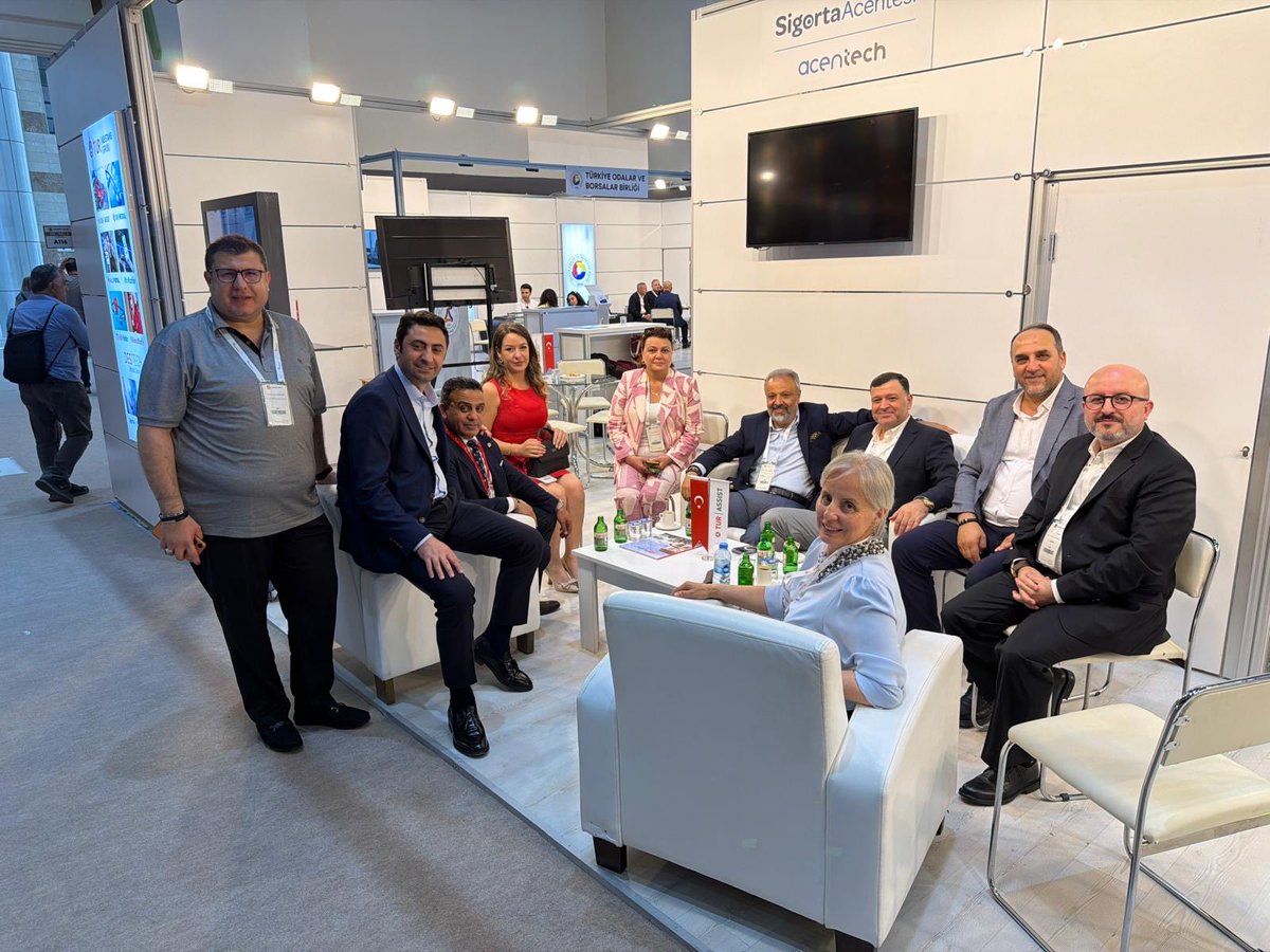 ersadergm's tweet photo. ERSADER Genel Başkanımız Mehmet Ali Işık ile Genel Başkan Yardımcılarımız Halit Cebeci ve İsmail Okumuş, İzmir’de düzenlenen Sigortacılık Fuarı’nı ziyaret etti.

Sigorta sektörünün önemli buluşma noktalarından biri olan fuarda katılımcı stantlarını ziyaret eden heyetimiz, https://t.co/8clHPHWOpD