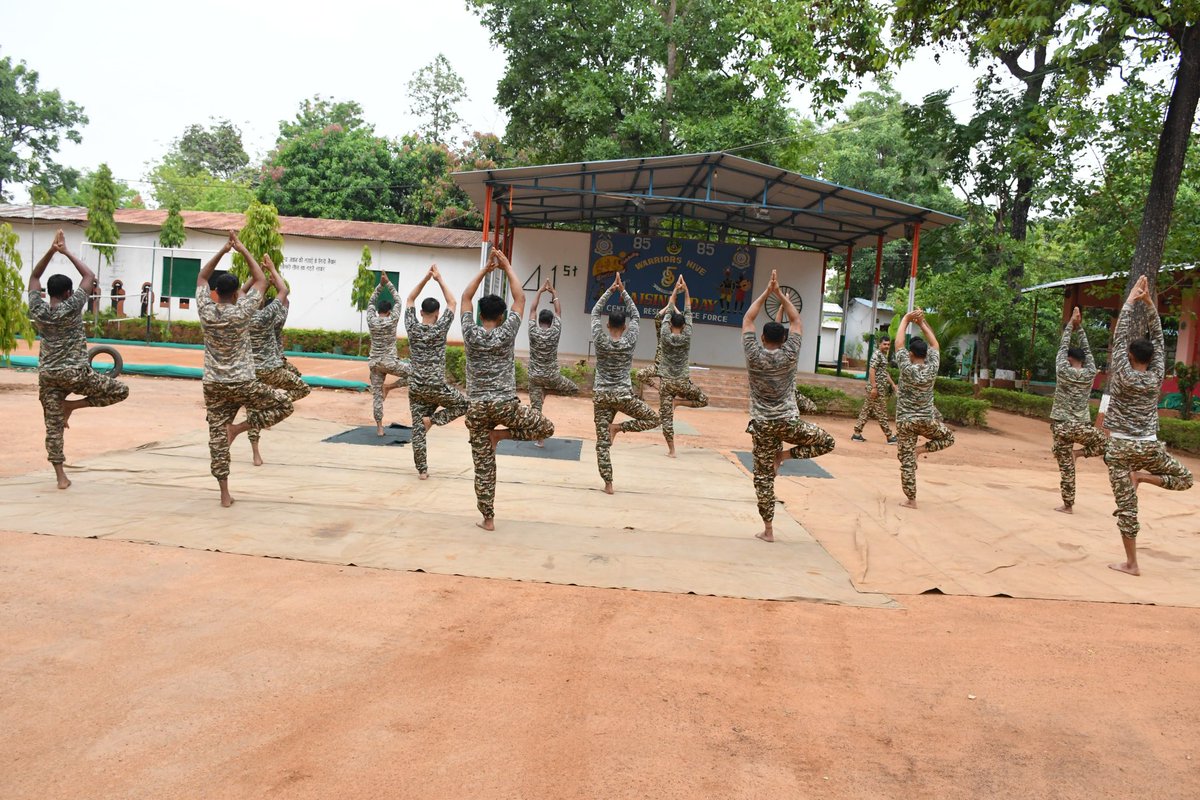 85BNCRPF's tweet photo. #Day20
#YogaDay2026
#100DaysCountdown
Yoga activities at HQ 85 BN CRPF 0n 11/06/2026. https://t.co/3uvbs1stgU