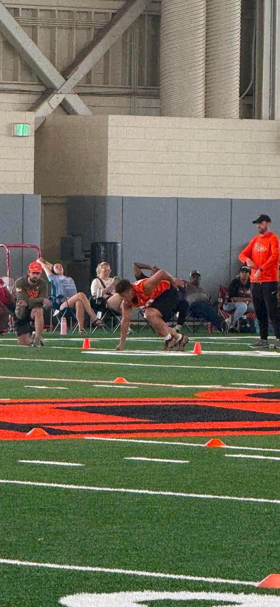 KeeganKLong's tweet photo. Had a great time at the Bigs camp at @okstate . Huge thank you to @AidenAsh_ for inviting me. I got to talk to and learn from great coaches @CoachGRichDL, @coach_ikeDL, @CoachSkyCassity, @CoachMikeOG . Hopefully I can get to a game! #GoPokes https://t.co/CS938bIC6h