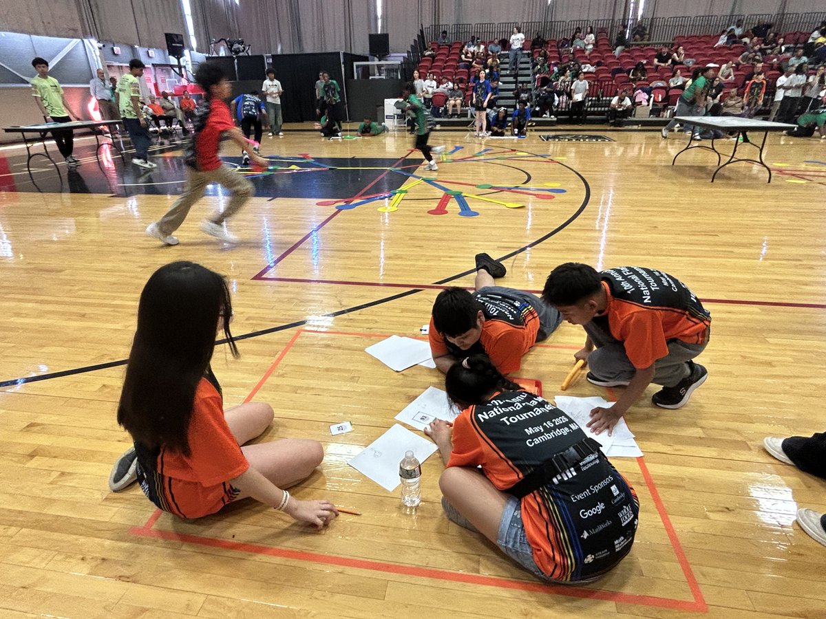 BCSDNOTES's tweet photo. Elementary &amp; middle schoolers competed against teams from across the country in Flagway, a fast-paced math-based game. High schoolers served as coaches, facilitators &amp; referees

MKES students made up the only 2 elementary school teams at the tournament https://t.co/ach5f2Kx4A 2/3 https://t.co/SRPwBGdLbC