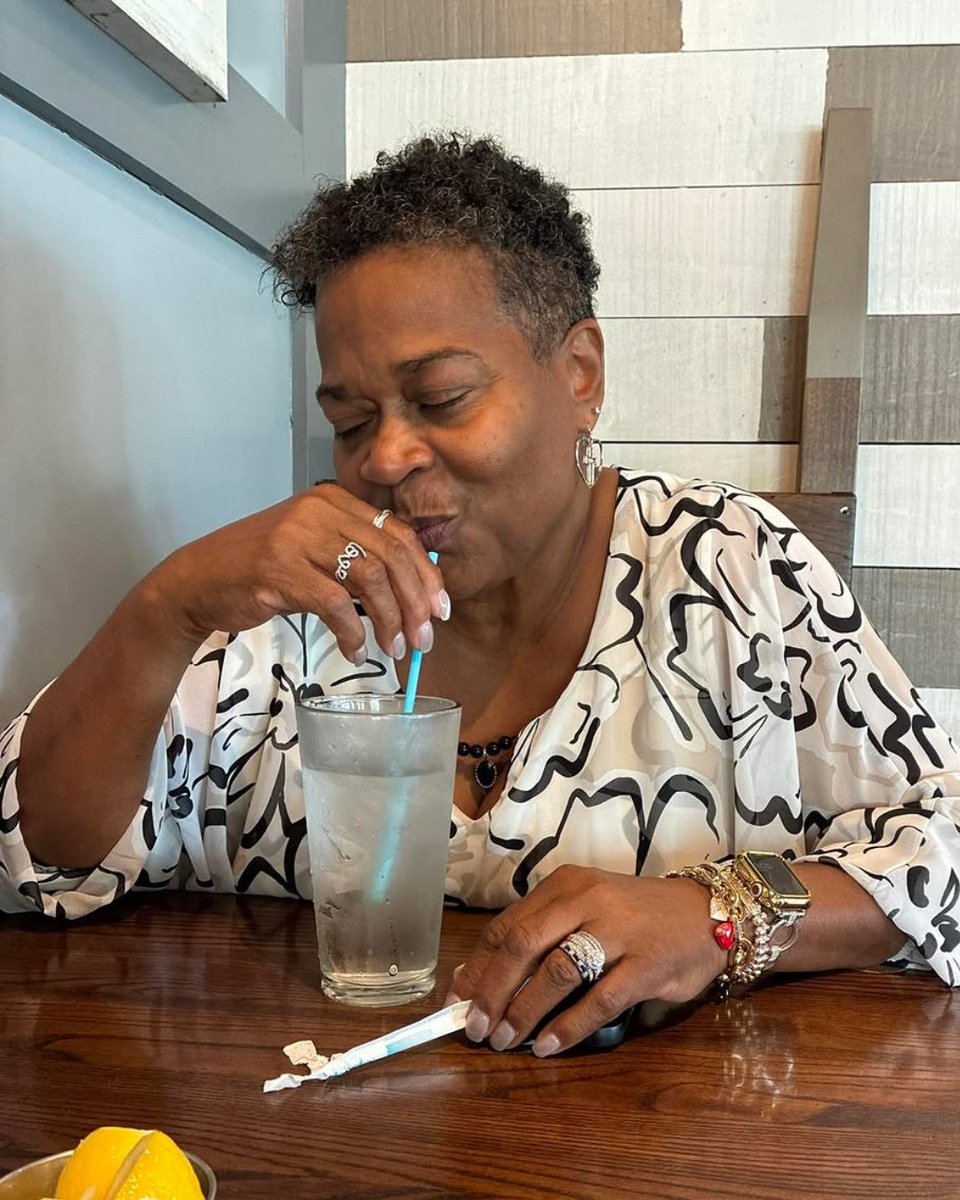 phadeStraws's tweet photo. Good food, good vibes, and a sustainable sip worth savoring thanks to @First_Watch and phade straws. #phade #marinebiodegradable #firstwatch
📸: Marisa Goodson https://t.co/3ry2RWCsbG