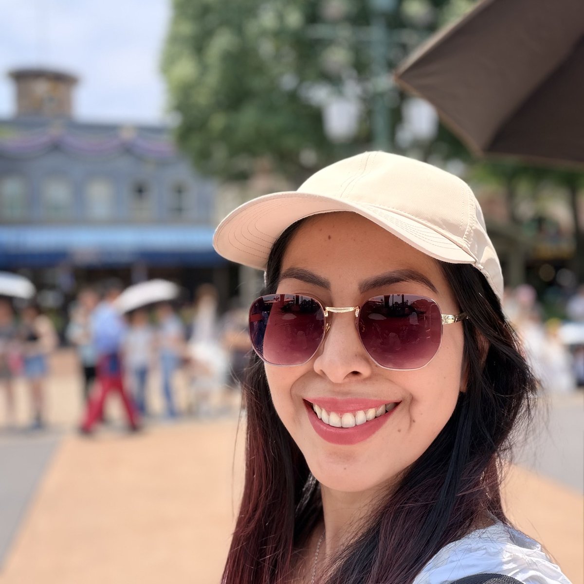 DiAHoney's tweet photo. Caminanding y caminanding #DisneyShangai https://t.co/VA2s0CR7kG