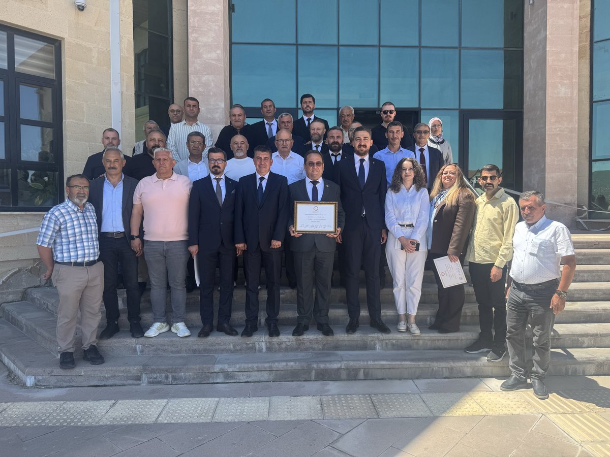 baskanyildiz's tweet photo. Yapılan ara seçimler sonunda ÜRGÜP/Mustafapaşa Belediye Başkanı seçilen @Akparti mizin adayı Değerli kardeşim @MustafaOzerr50 ve Seçilen Meclis üyesi kardeşlerimizin #MAZBATA Törenine katıldık. Bu vesile ile Mustafa ÖZER Başkanımı bir kez daha Tebrik ediyor,Başarılar diliyorum. https://t.co/NxgVlvoCK5