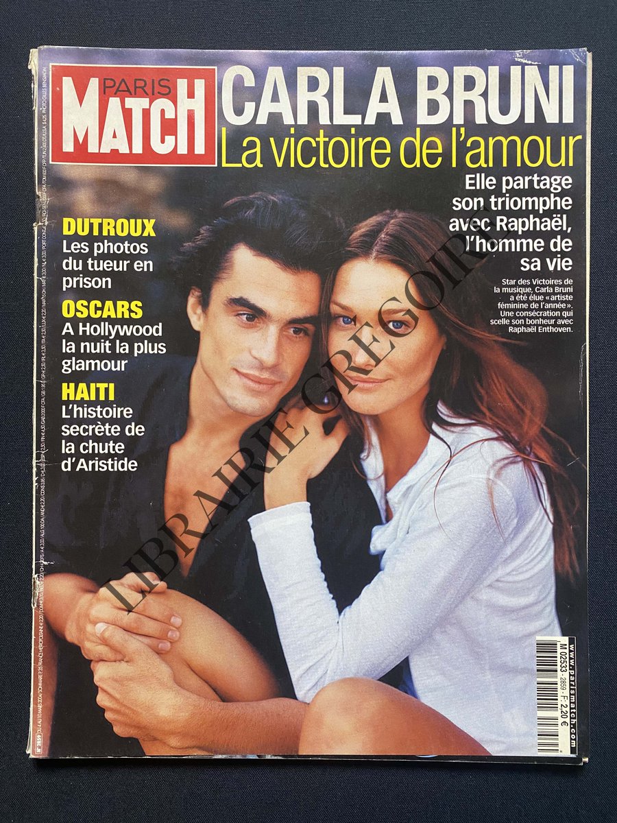 Indi_dArmenie's tweet photo. Savez vous que @Enthoven_R  ce comique de branlette intellectuelle était le keum de Carla Bruni, après qu'elle se soit tapé son père, et avant qu'elle tapine chez les Sarkozy ?
Non ? Vous ne saviez pas ? 
Un fils aimant très certainement, et une femme digne. https://t.co/XdcII9d0Ea