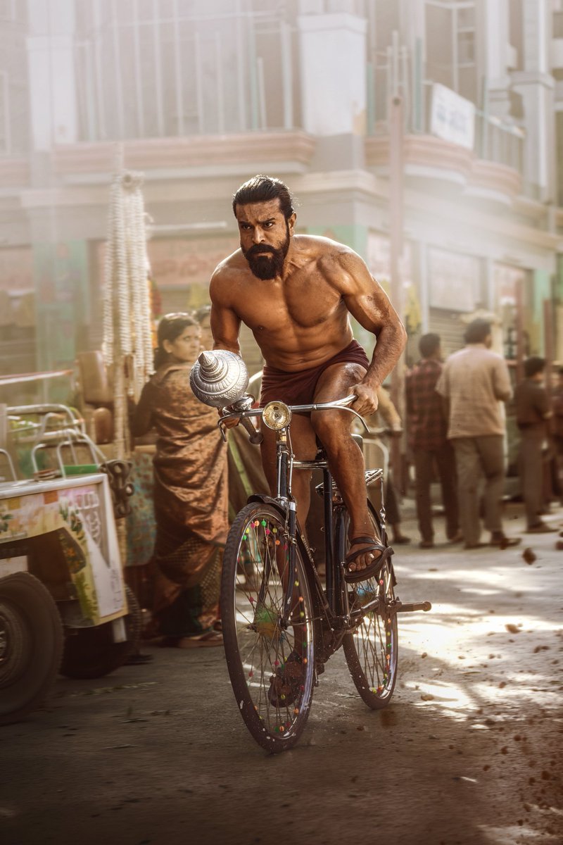 RaghuCharanism7's tweet photo. Ee shot song lo chustene hard hitting ga undhi, cinema lo scene cut cheykunda unte bagundu bro @BuchiBabuSana 🥹

#Peddi gadiki oka success vaste inko kastam vastune untadhi anni tattukoni ela nilabaddadra babu ani gundelu badhukune vallu emotion ki connect ayyi 🥹 https://t.co/soGvsqbA9R