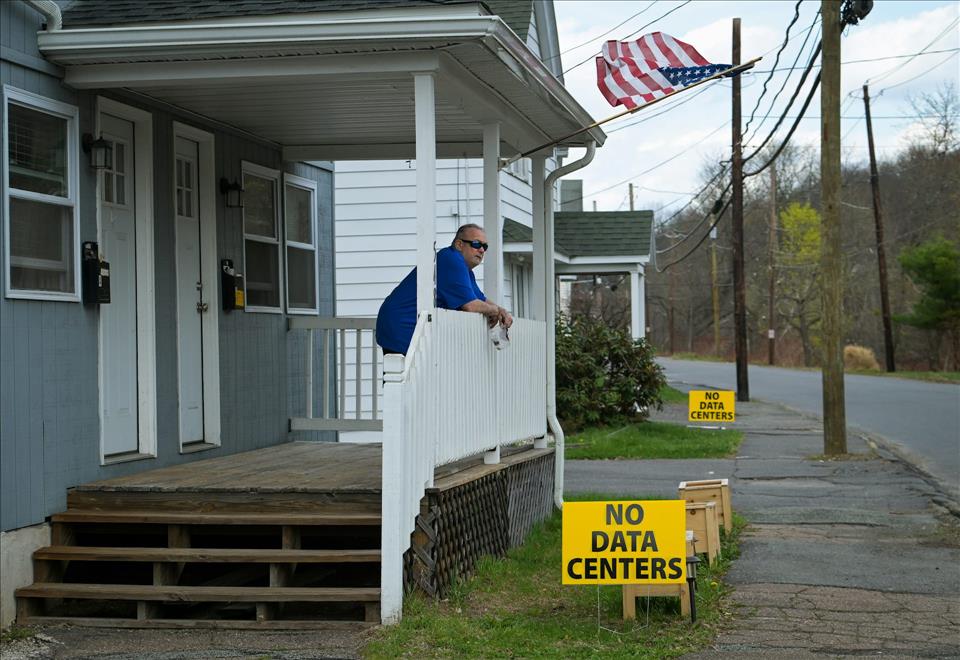 MENAFN's tweet photo. How Pennsylvania Towns Are Protecting Themselves From The Noise, Heat And Utility Costs Of Massive Data Centers #Pennsylvania #Towns #Protecting #Themselves #Noise, #Heat #Utility #Costs #Massive #Data #Centers #Factory #Output #Production #Appliance… https://t.co/eSn0gw6NB0 https://t.co/rE647BFU1m