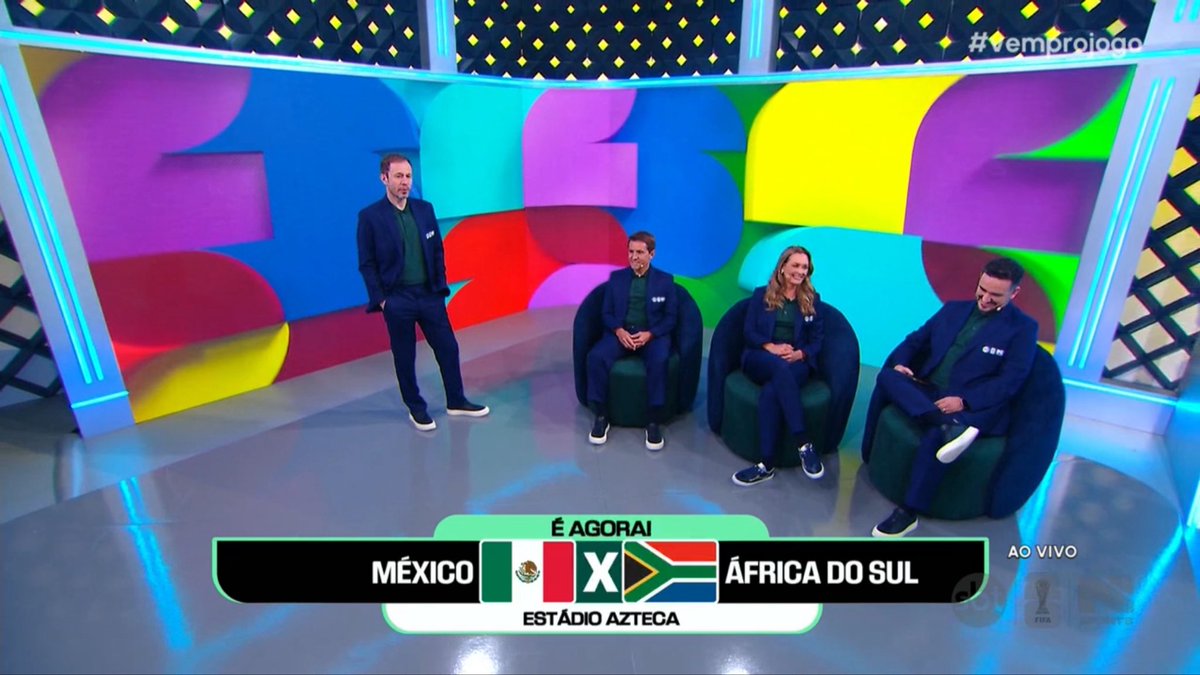 OComunicativ0's tweet photo. Começou a Copa do Mundo na tela do SBT.
#CopaNoSBT #VemProJogo https://t.co/BrC5Ovmzlj