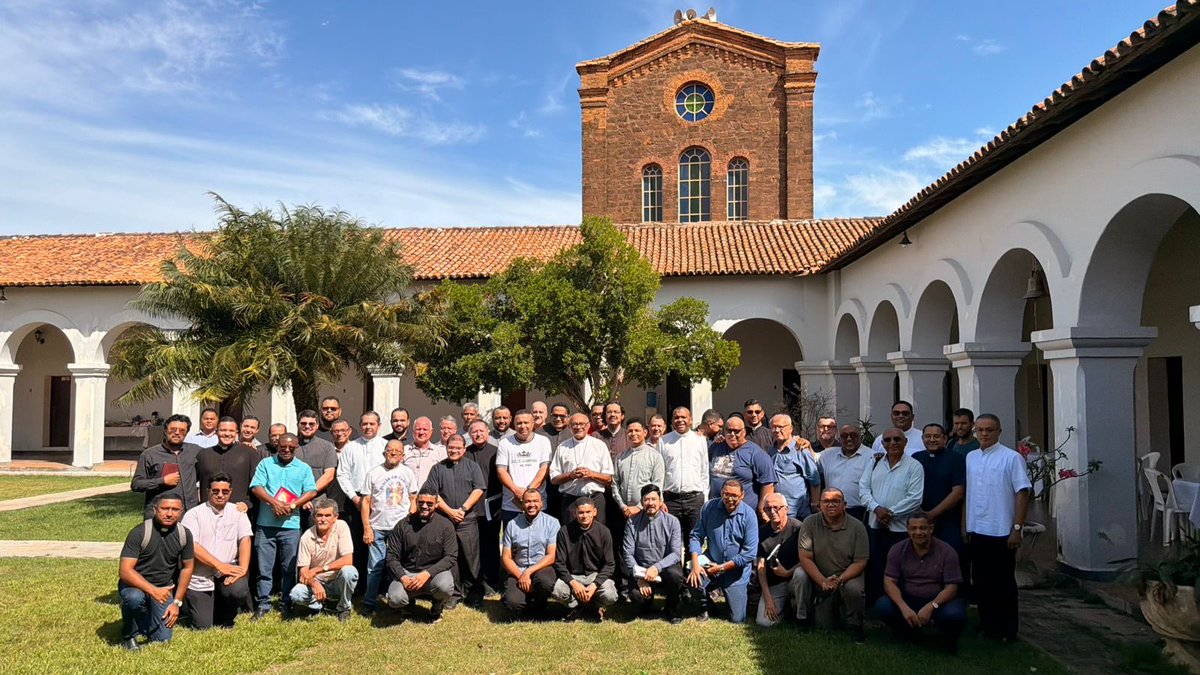 dompedrobrito's tweet photo. Primeira reunião com o clero de Porto Nacional https://t.co/X2edDTWVWV