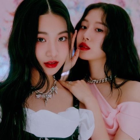 ablume_charts's tweet photo. “Cupid (Twin Ver.)” by SIO &amp; ARAN has officially surpassed 1B total streams on Spotify

#ablume #아블룸 https://t.co/v30NNUouZD