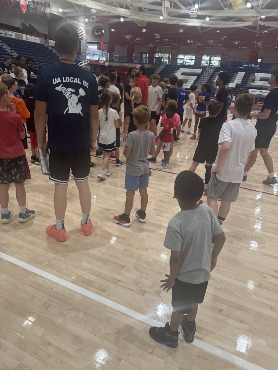 SVSU_MBB's tweet photo. Youth Camp Session 1 was a success! Thank you to all of the campers who came out and a huge thanks to our camp sponsor, UA Local 85! https://t.co/SL67LuX51M