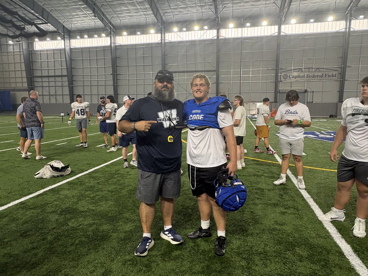 jfar2008's tweet photo. Huge thank you to @Zach_Watkins, @kellen_simoncic, and @CoachJulianM for putting on an amazing camp down at Washburn today. I had a great time and appreciated the coaching. Officially weighed in at 259.3 and measured at 6’1. Go bods! #bodsquad27 https://t.co/sIMtf1bmvA