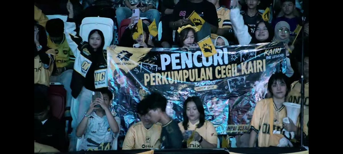 Gelentaa's tweet photo. gimana cara join jd pencuri min? @onic_esports https://t.co/qRtaArc2qN
