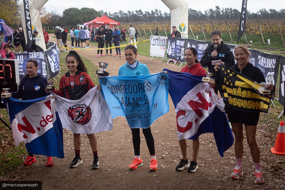 CNdeFatletismo's tweet photo. 🏃🏻‍♂️ Nos fuimos a darlo todo también al Establecimiento Juanicó para otra fecha de la Agrupación de Atletas.

4️⃣ª posición para Victoria Castillo en 5k, al igual que Soledad Díaz en 10k acompañada por Fabiana Gallo en 5️⃣º lugar, eso entre lo más destacado a nivel individual. https://t.co/ENNqv4ZYUE
