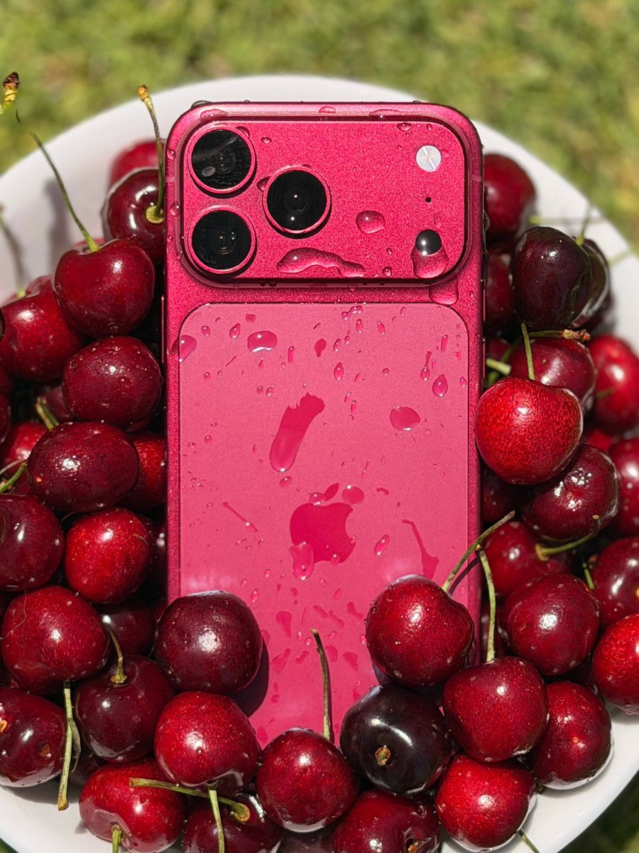Jon4Lakers's tweet photo. First look at the iPhone 18 Pro Max in the all-new color, Dark Cherry. 🍒 🌸 This the one you getting? 
#iphone18pro #iphonecolors #apple #colors #iphone https://t.co/G8Jb3RPK2s