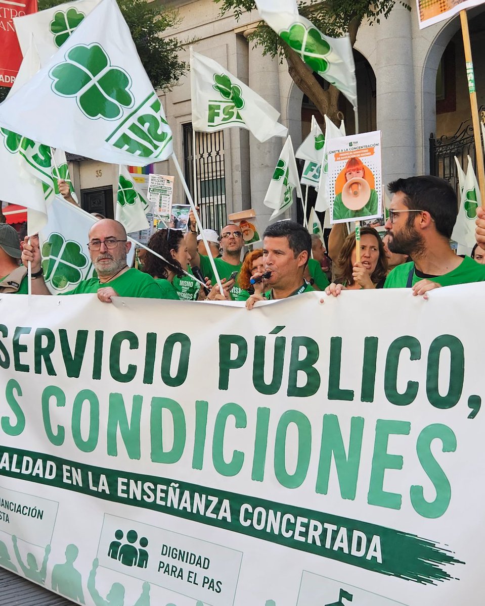 fsiemadrid's tweet photo. 📢 ¡Segunda concentración superada frente al Ministerio de Educación! 📢

Docentes y PAS volvemos a salir a la calle en Madrid para decir NO a la discriminación laboral en la concertada. Gracias a todos los que habéis sumado vuestra voz esta tarde. 

#FSIEmadrid #somofsie https://t.co/GVmaxSCJIM