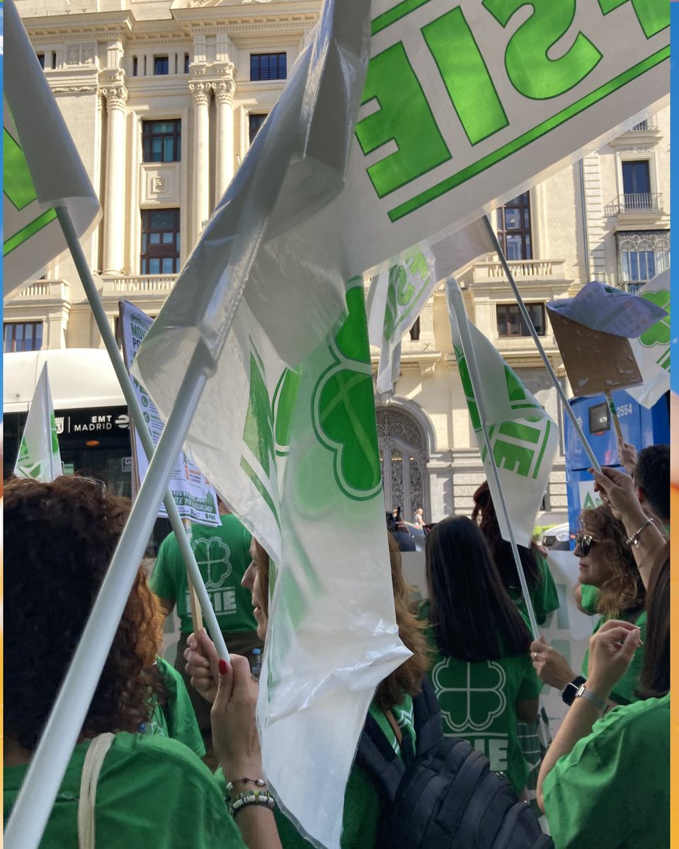 fsiemadrid's tweet photo. 📢 ¡Segunda concentración superada frente al Ministerio de Educación! 📢

Docentes y PAS volvemos a salir a la calle en Madrid para decir NO a la discriminación laboral en la concertada. Gracias a todos los que habéis sumado vuestra voz esta tarde. 

#FSIEmadrid #somofsie https://t.co/GVmaxSCJIM