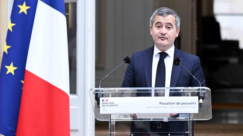 Franck20270's tweet photo. La démission du ministre de la Justice serait pleinement justifiée
Pourquoi ?
Parce que son successeur serait obligé de s'occuper de son ministère plutôt que de sa carrière politique ou de lois sociétales à la con ... sous peine d'être également viré
Donc, OUI, il doit démissionner