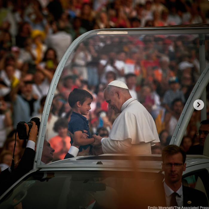 asanleo's tweet photo. Algunas fotos de @EmilioMorenatti del acto del Papa ayer en la #SagradaFamilia. Maravilla. https://t.co/v71WoqJgBh