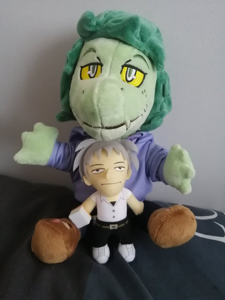 MachacaPigeon's tweet photo. She's here! She's real! And she's so cute! #Iwanihugthatgator #hugthatgator https://t.co/Eq634EX1t1