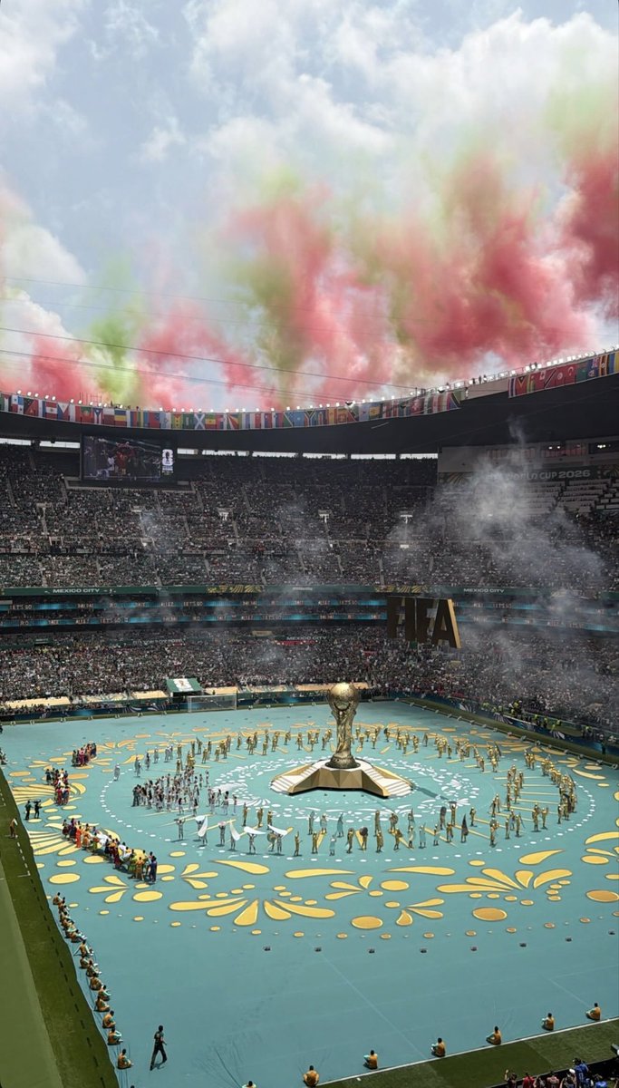 Dianela_coco's tweet photo. Tantas academias de baile en México y se agarraron a los más tiesos para ir de apoyo a la #inauguración... Hasta un proceso en la fiscalía se mueve más. https://t.co/86JnWDFeBa